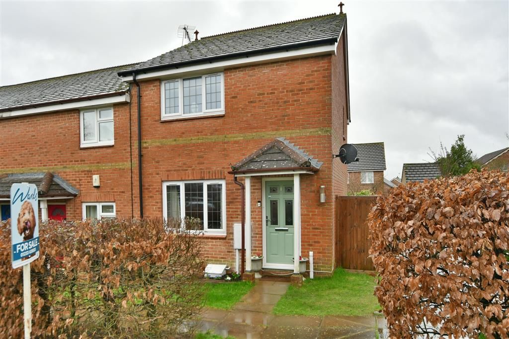 3 bed end terrace house for sale in South Motto, Park Farm, Ashford