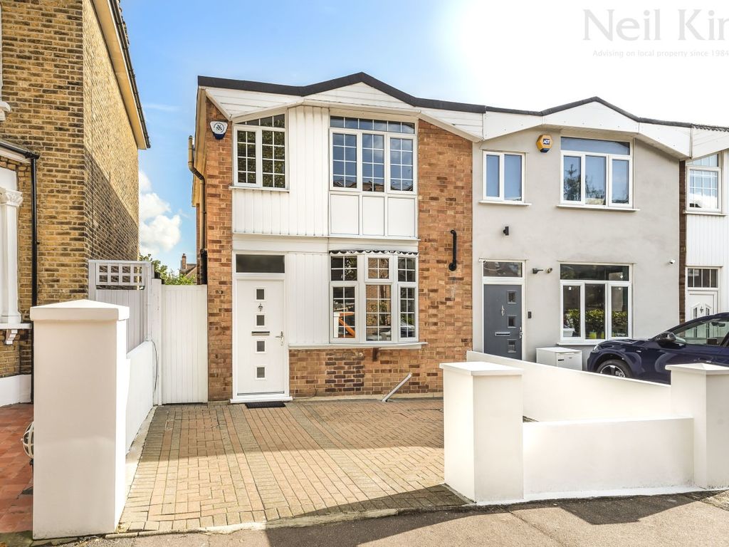 2 bed terraced house to rent in Lansdowne Villas, Lansdowne Road, South