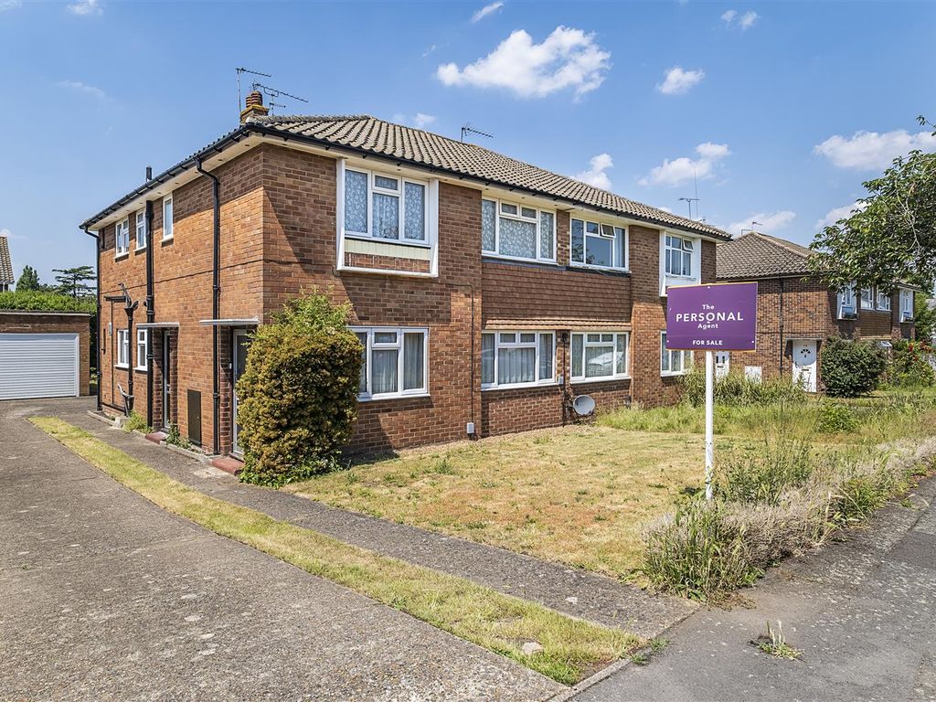 2 bed for sale in Andrews Close, Epsom KT17, £400,000 Zoopla