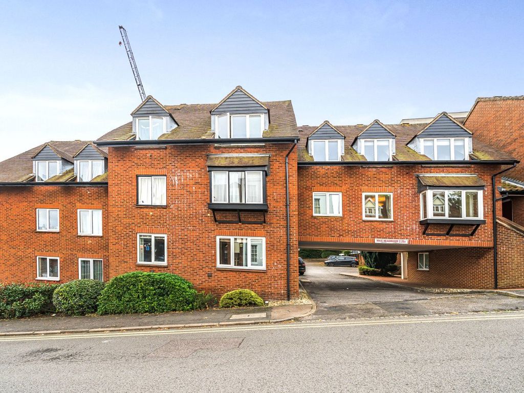 1 bed flat for sale in The Mount, Guildford GU2, £299,950 Zoopla
