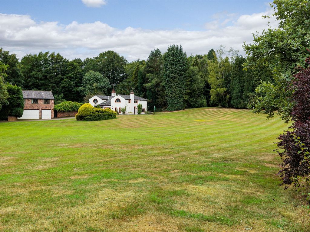 5 bed detached house for sale in Kennel Lane, Sandiway, Northwich CW8