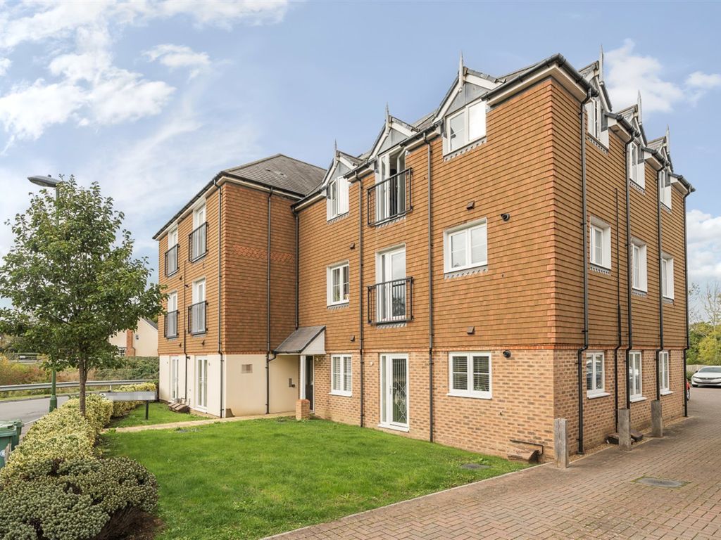 2 bed flat for sale in 46 Honeysuckle Drive, Billingshurst, West Sussex