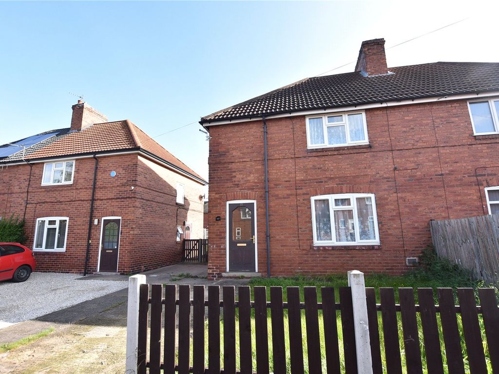3 bed semidetached house for sale in Holmsley Avenue, South Kirkby