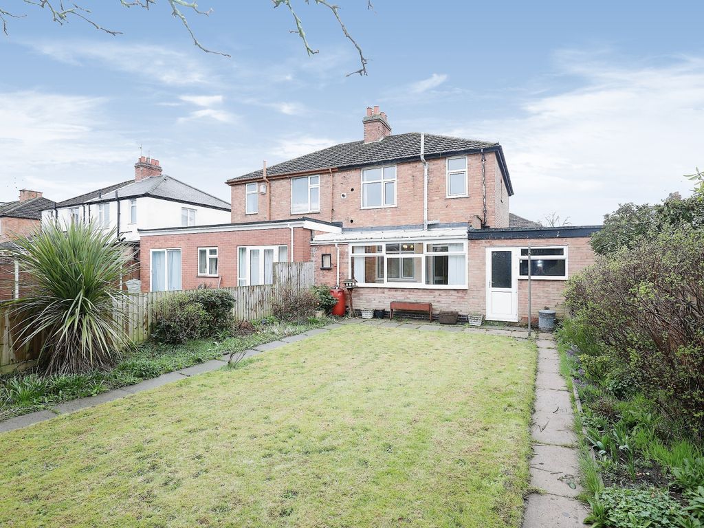 3 bed semidetached house for sale in Eastlands Road, Rugby CV21, £