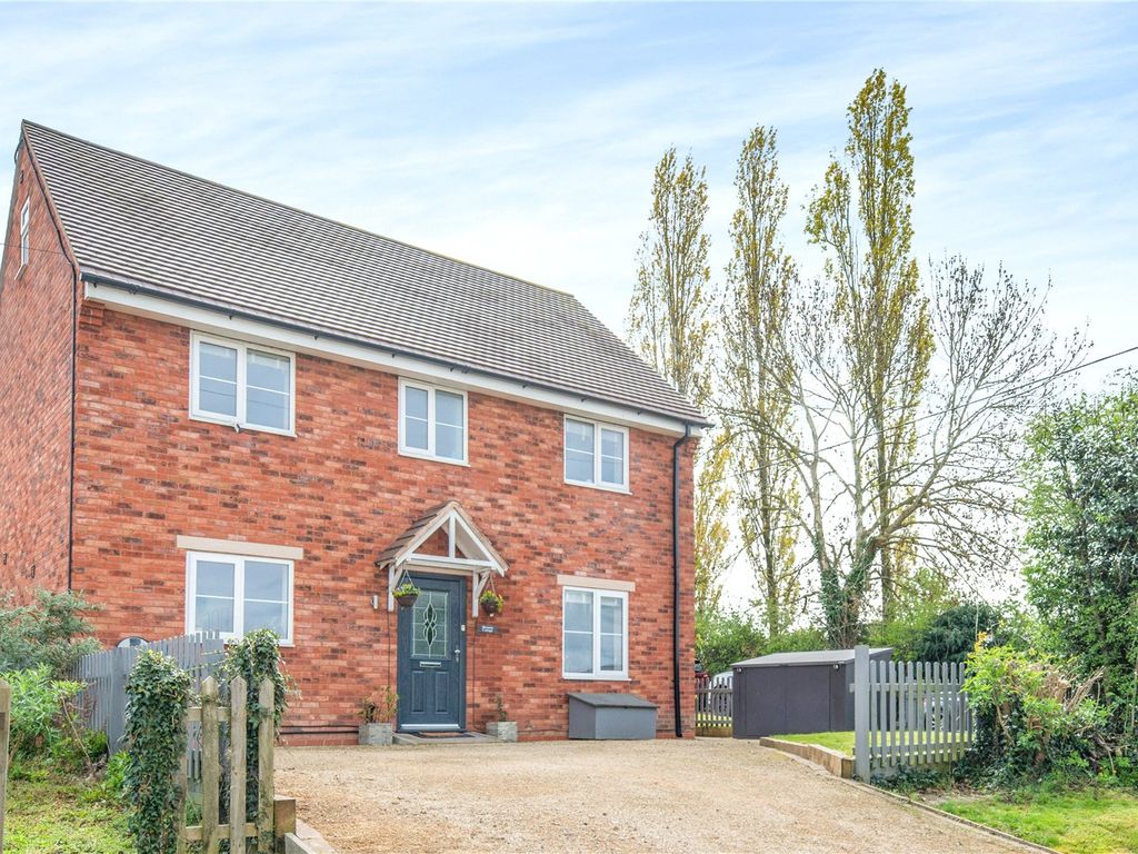 4 bed detached house for sale in Fenny Compton, Southam, Warwickshire