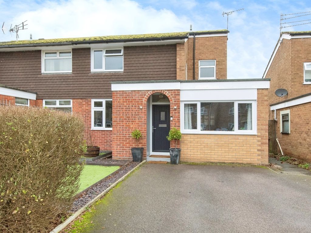 4 bed semidetached house for sale in St. Johns Way, Thetford IP24, £