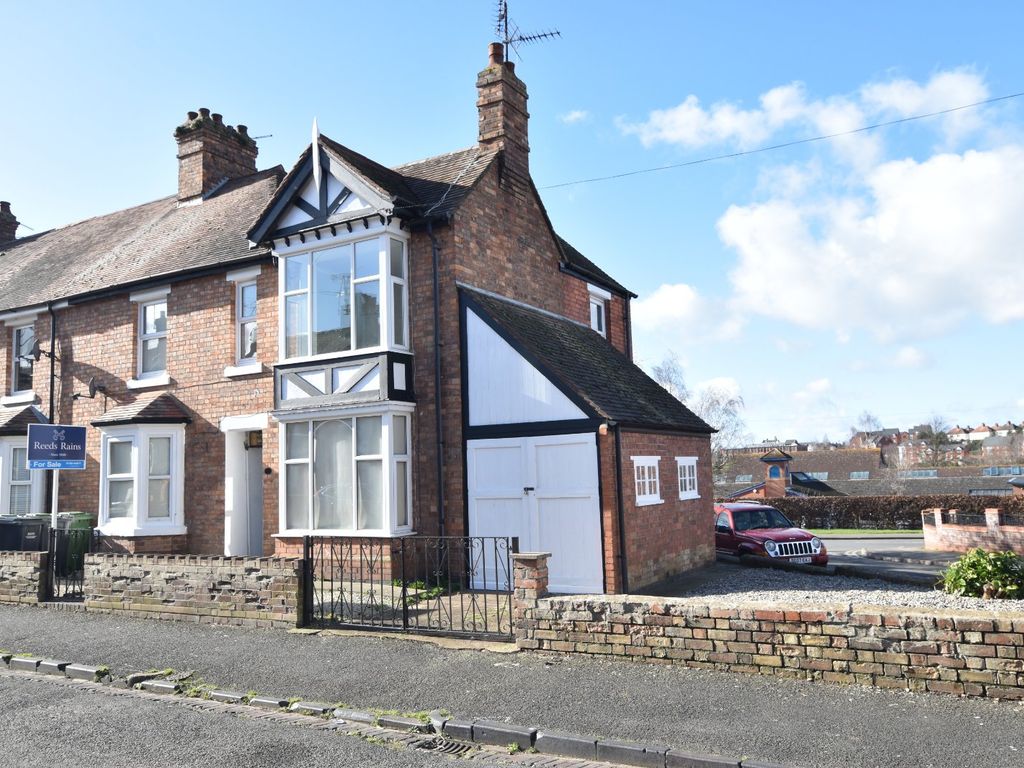 3 bed end terrace house for sale in Northwick Road, Evesham