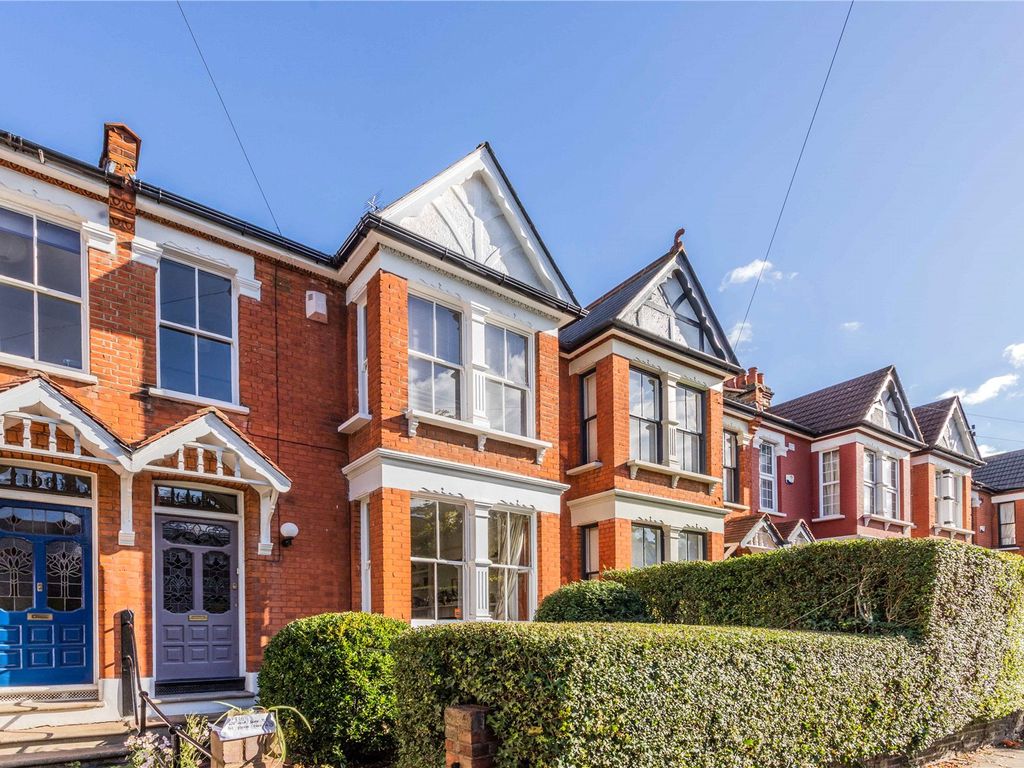 3 bed terraced house for sale in Warwick Road, London N11 Zoopla