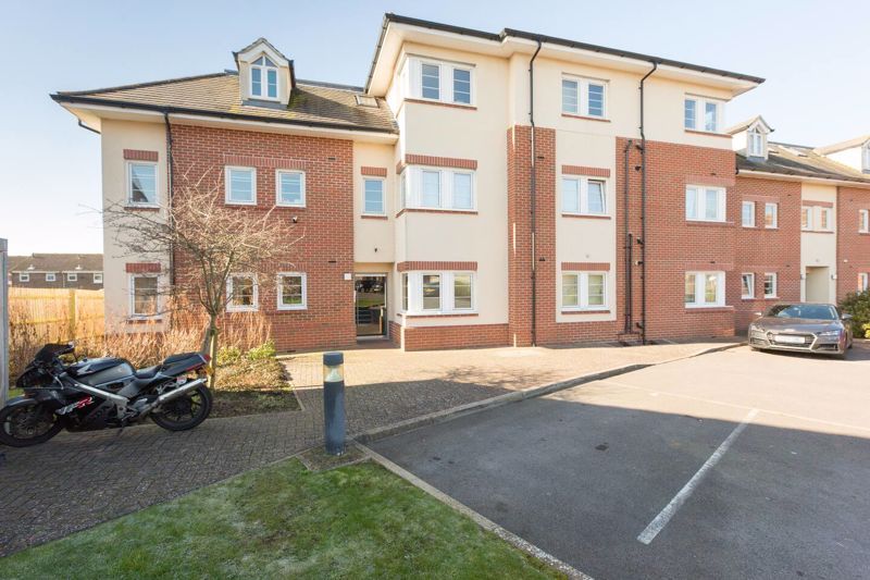 2 bed flat for sale in Oxford Road, Kidlington OX5 Zoopla