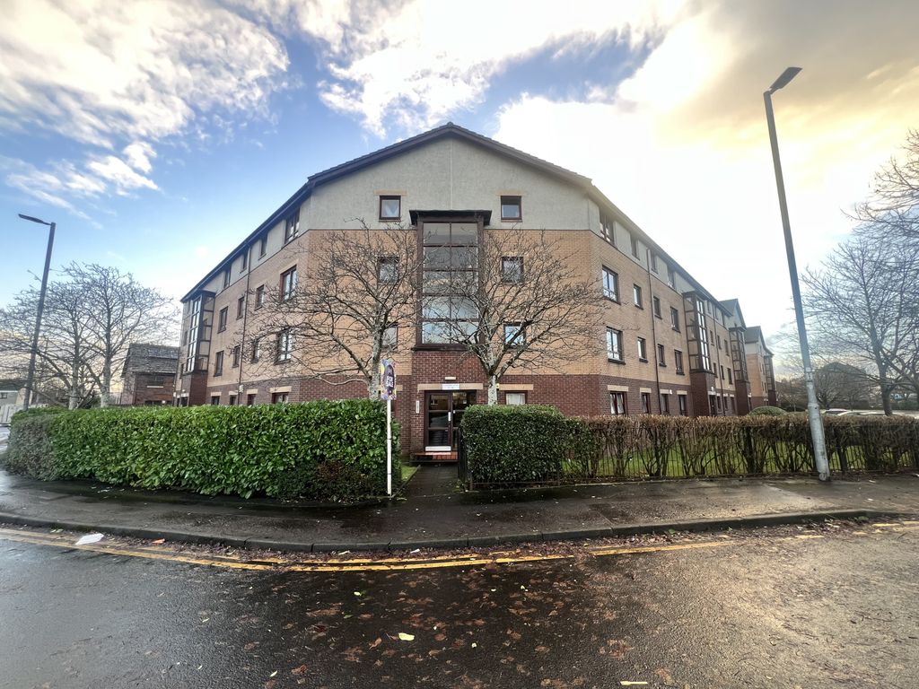 2 bed flat for sale in Caledonia Court, Paisley PA3, £70,000 Zoopla