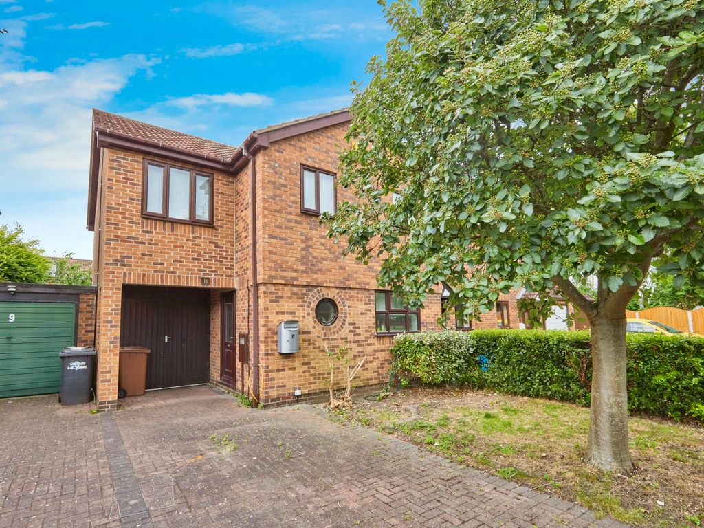 4 bed semidetached house for sale in Armitage Drive, Long Eaton