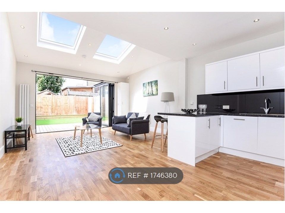 3 bed flat to rent in Mitcham Lane, Mitcham SW16 Zoopla