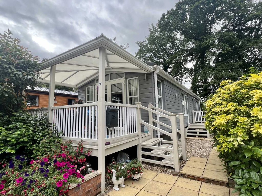 2 bed mobile/park home for sale in Turnpike, Chard TA20, £135,000 Zoopla