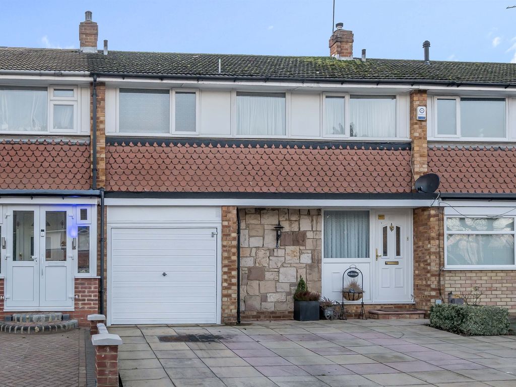 3 bed terraced house for sale in Howard Close, London N11 Zoopla