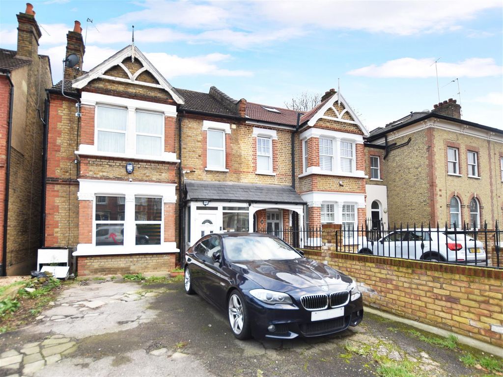5 bed semidetached house for sale in Thornbury Road, Osterley