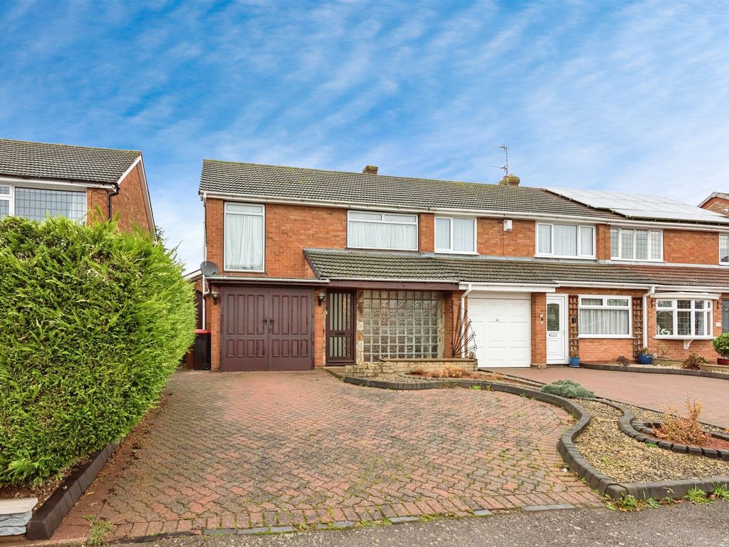 3 bed end terrace house for sale in Reindeer Road, Fazeley, Tamworth
