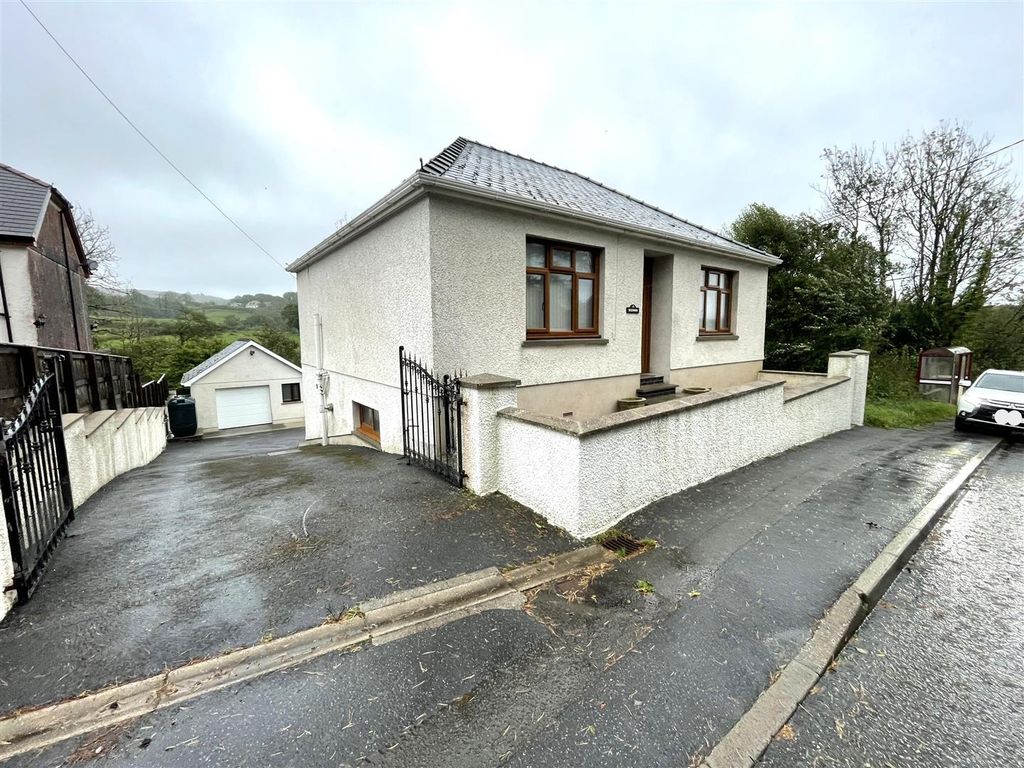 3 bed detached house for sale in Heol Cwmmawr, Drefach, Llanelli SA14