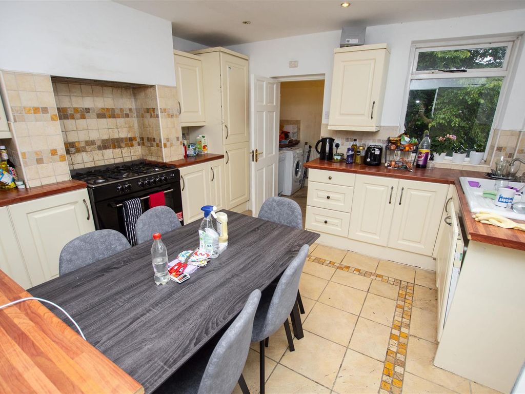 5 bed property to rent in Pershore Road, Selly Park, Birmingham B29