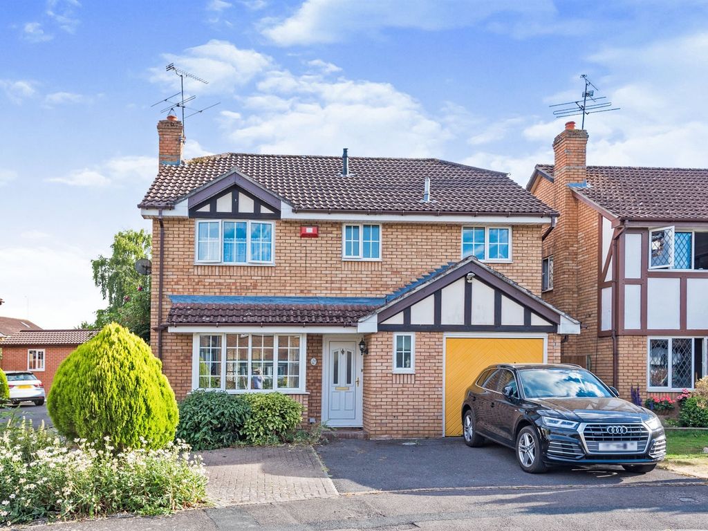 4 bed detached house for sale in Buie Close, Sparcells, Swindon SN5