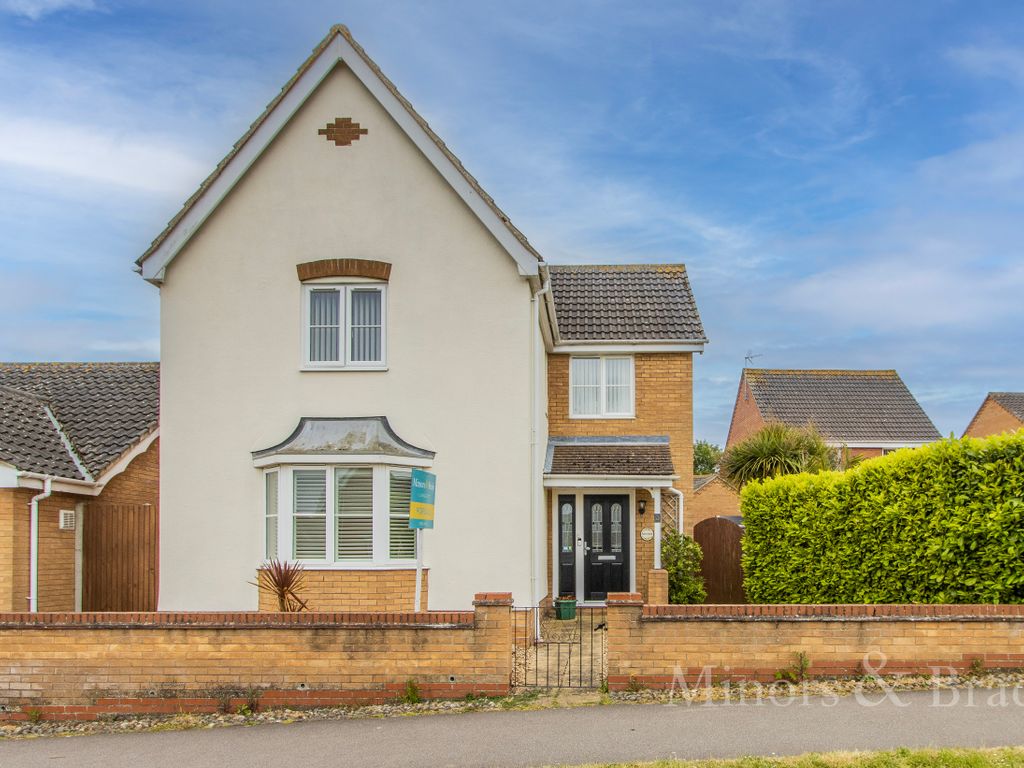 4 bed detached house for sale in Bentley Drive, Lowestoft NR32 Zoopla