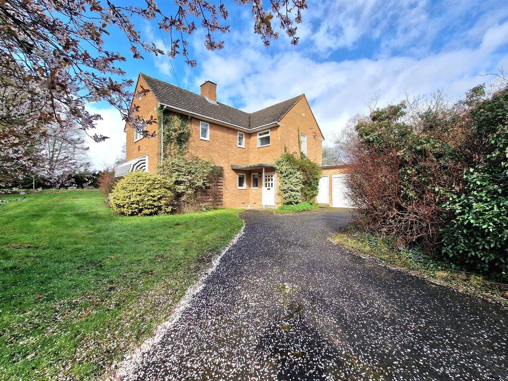 4 bed detached house for sale in Ledbury Road, Staunton, Gloucester GL19 Zoopla