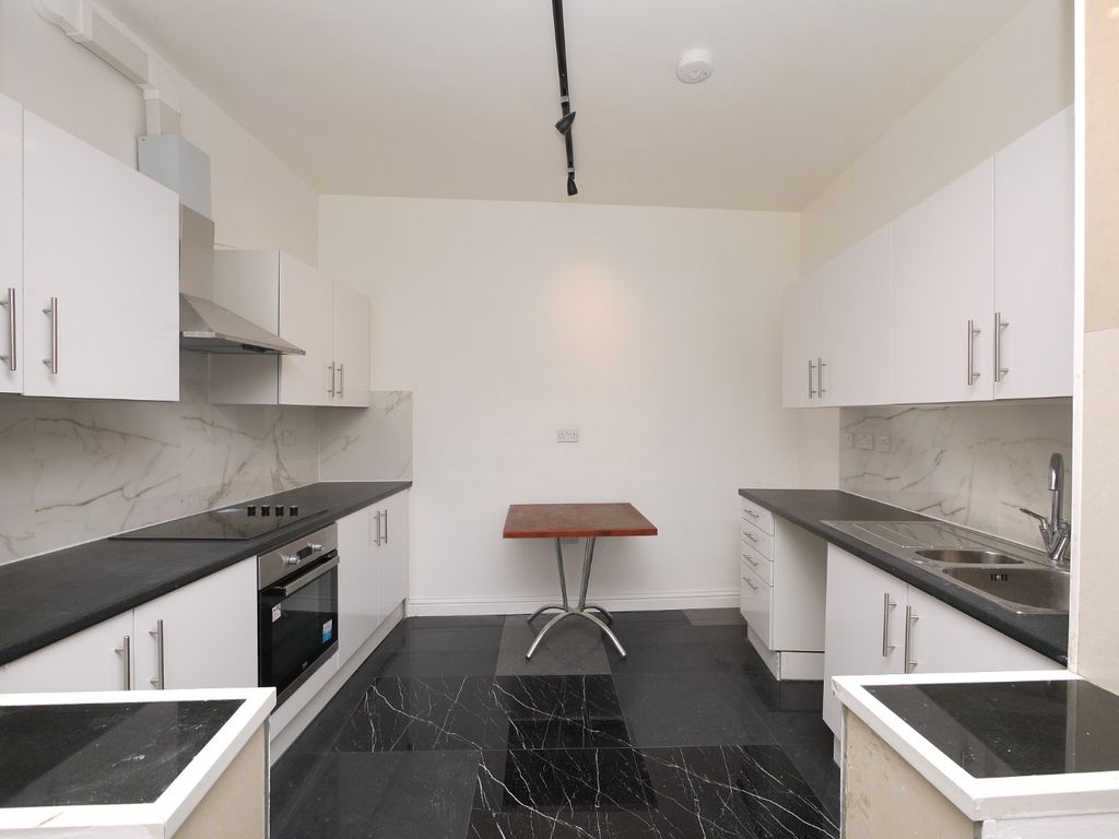 3 bed flat to rent in High Road Leyton, Stratford, London E15 Zoopla