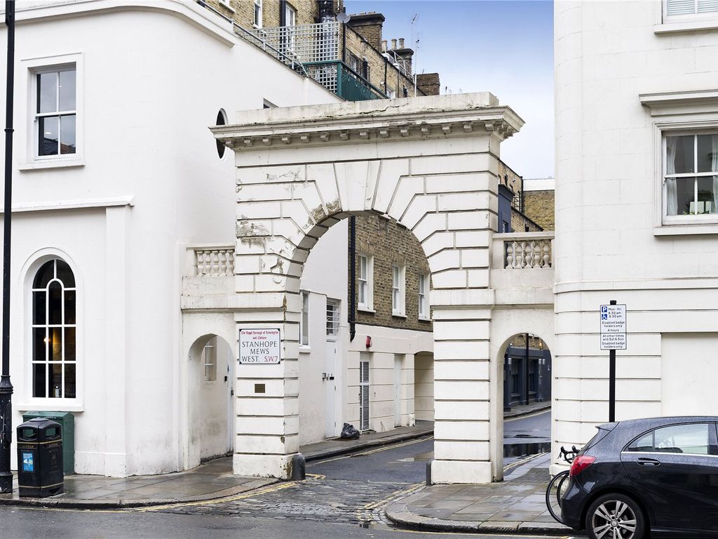 Stanhope Mews West, South Kensington, London, UK SW7