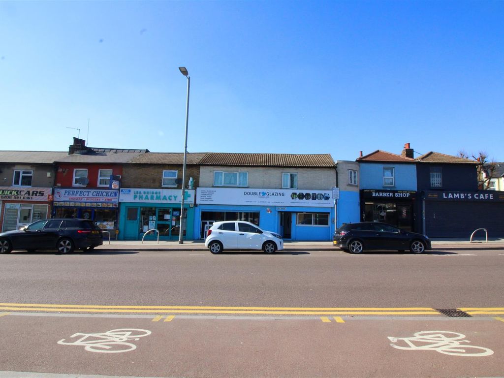 Property for sale in Lea Bridge Road, London E17 Zoopla
