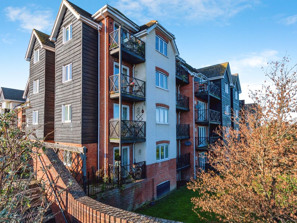 2 bed flat for sale in 14 Priory Avenue, Southampton SO17, £210,000