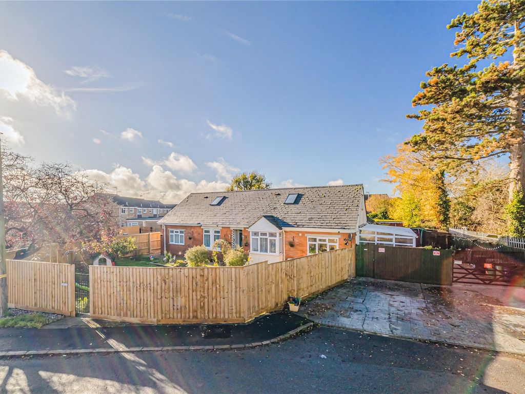 5 bed bungalow for sale in Westend Road, Stratton, Swindon, Wiltshire