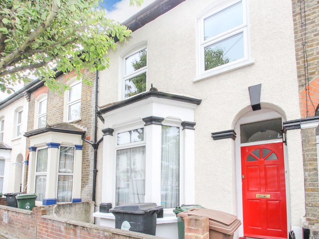 3 bed terraced house to rent in Ferndale Road, London, Greater London