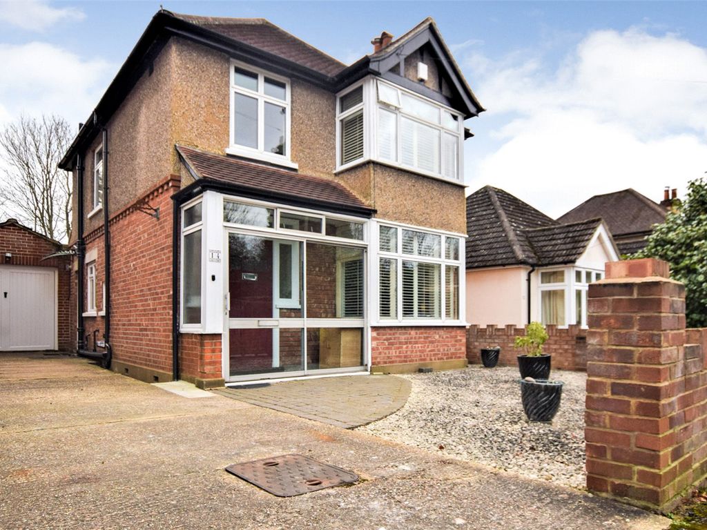 3 bed detached house for sale in Chingford Avenue, Farnborough GU14 Zoopla