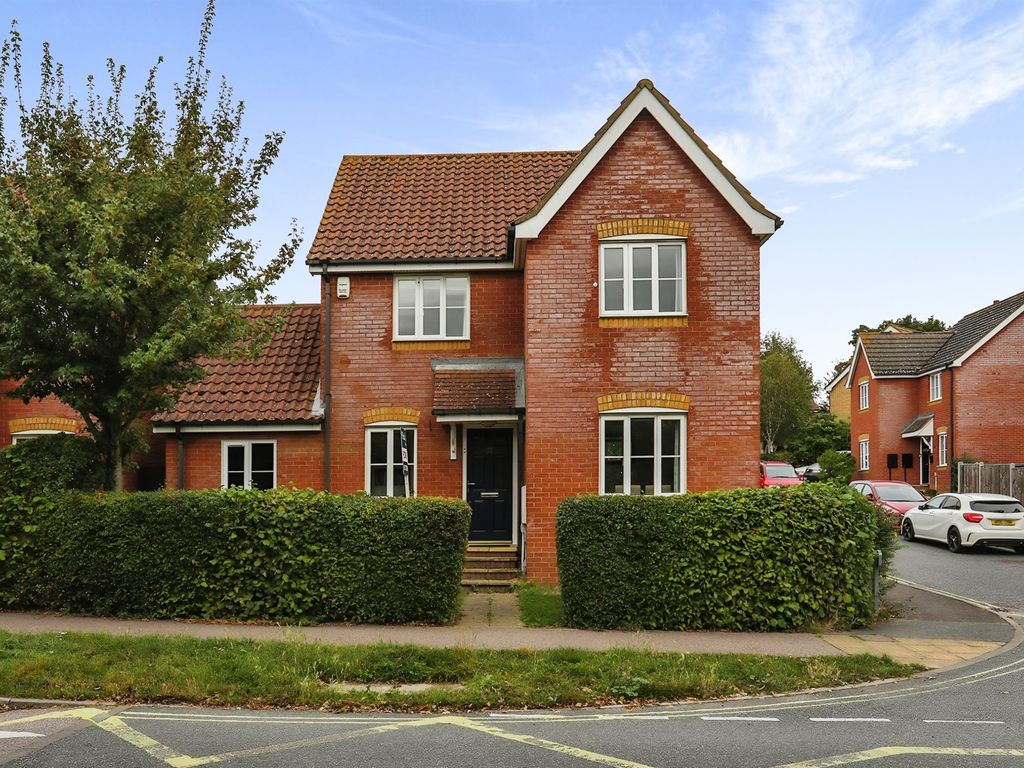 4 bed detached house for sale in Brook Farm Road, Saxmundham IP17, £