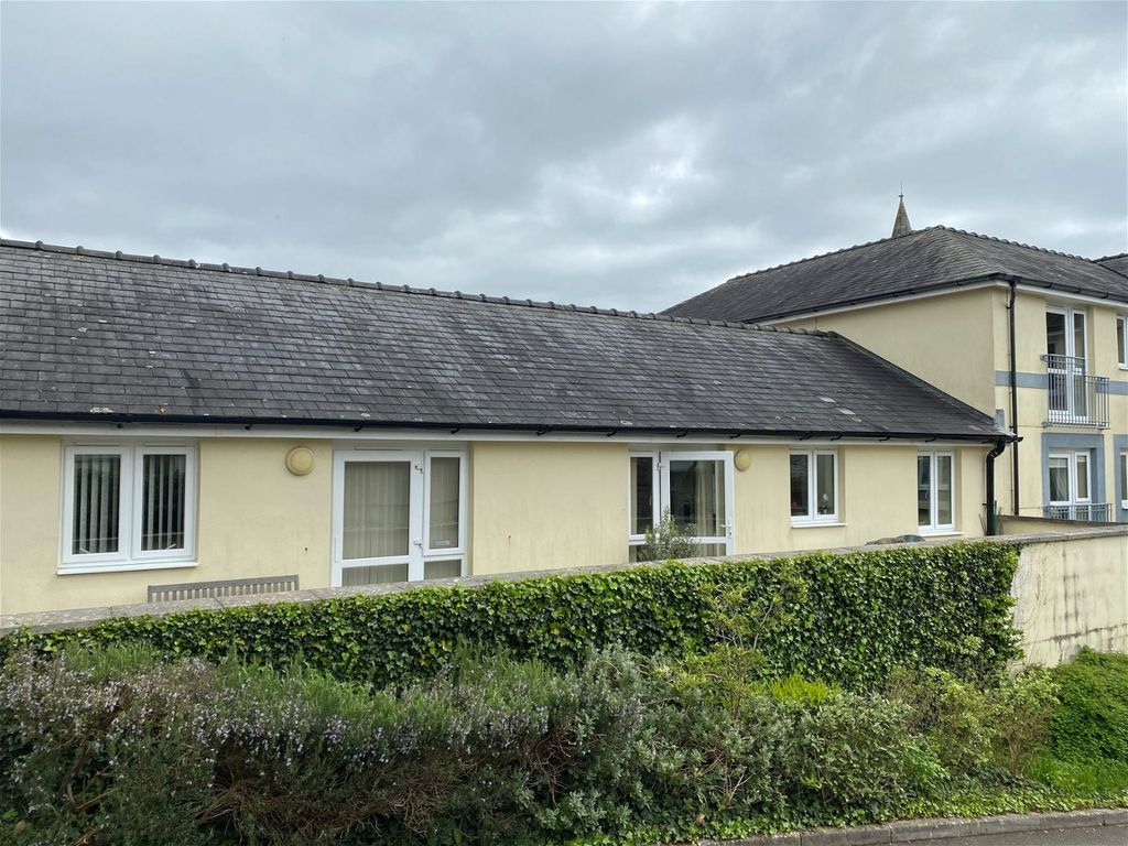 1 bed terraced bungalow for sale in Grosvenor Court, Western Road