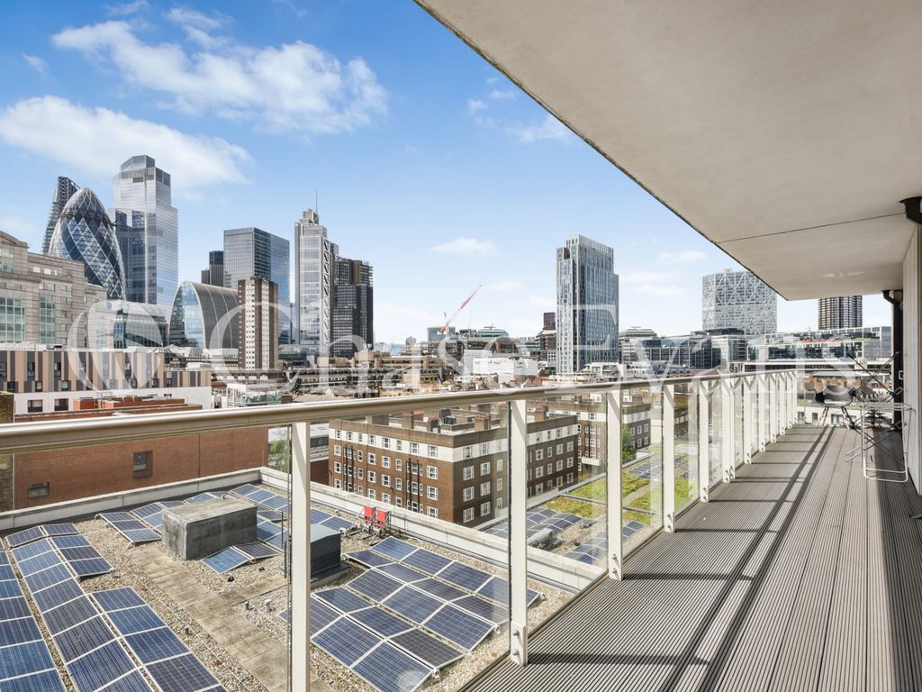 3 bed flat to rent in Kensington Apartments, Cityscape, Aldgate E1, £