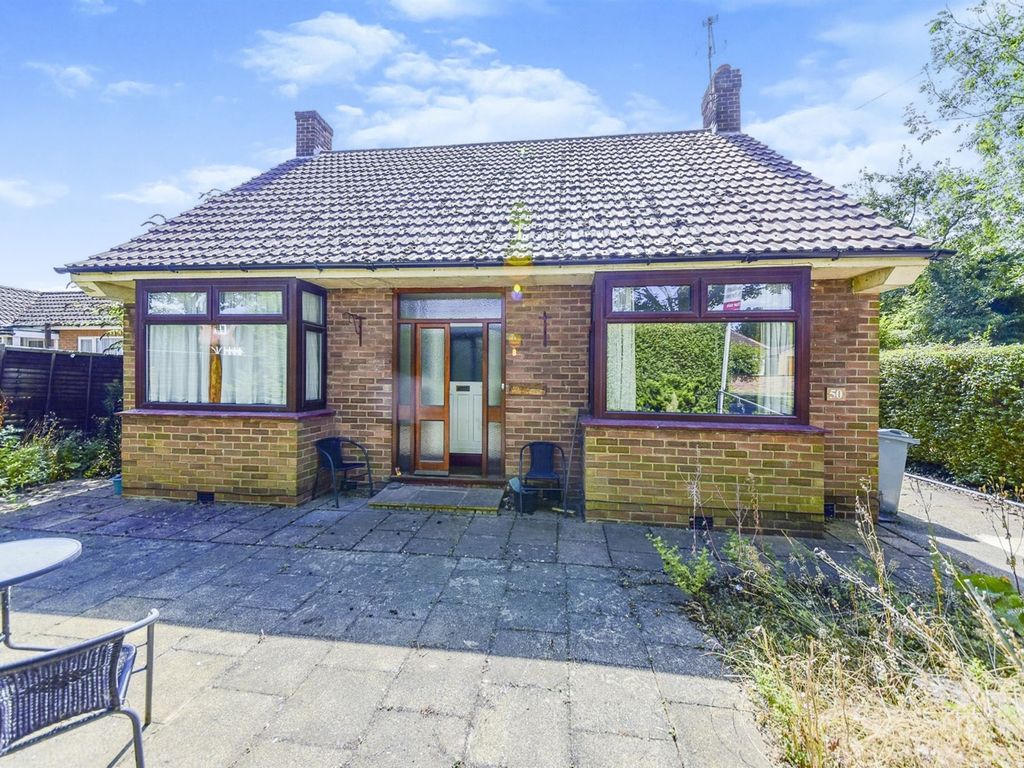 4 bed bungalow for sale in Hill Avenue, Grantham NG31 Zoopla