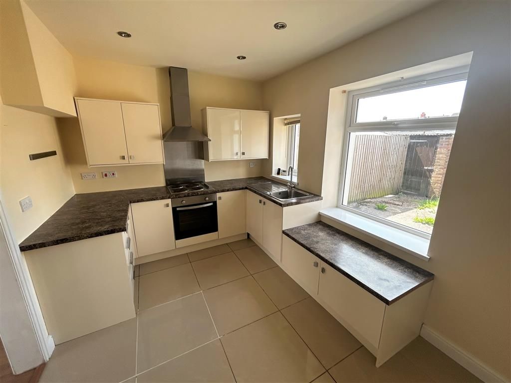 3 bed terraced house to rent in Bedwellty Road, Cefn Fforest, Blackwood