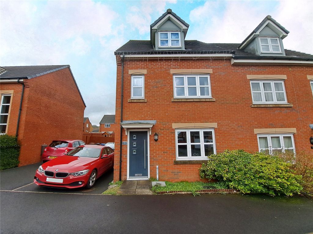 4 bed semidetached house for sale in Corden Avenue, Darwen, Lancashire