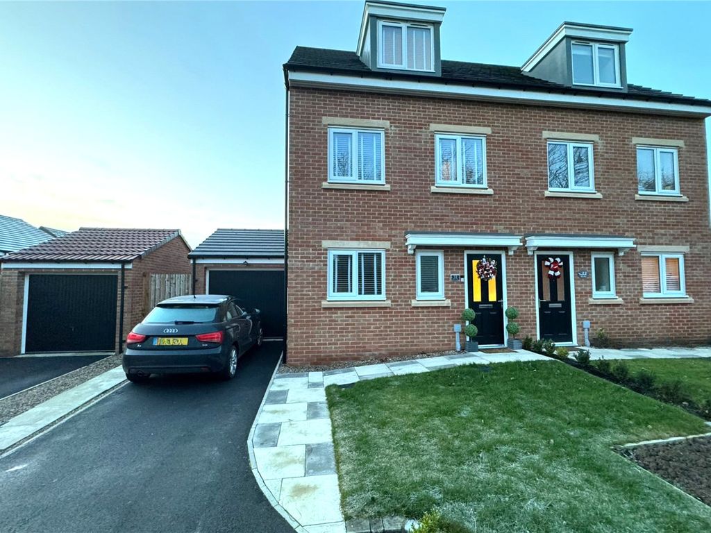 3 bed semidetached house for sale in Birch Way, Newton Aycliffe