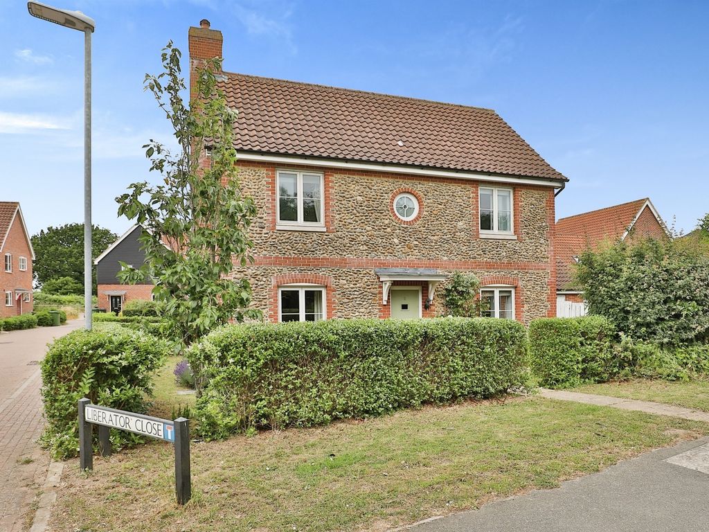 4 bed linkdetached house for sale in Liberator Close, Swanton Morley