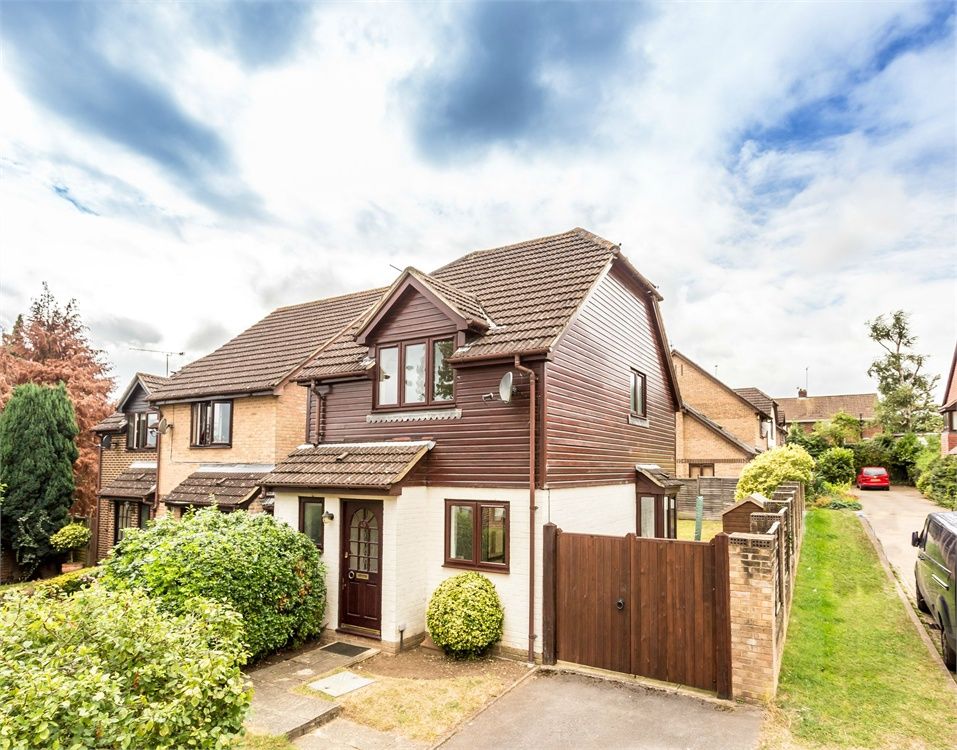 2 bed end terrace house for sale in St. Christophers Gardens, Ascot