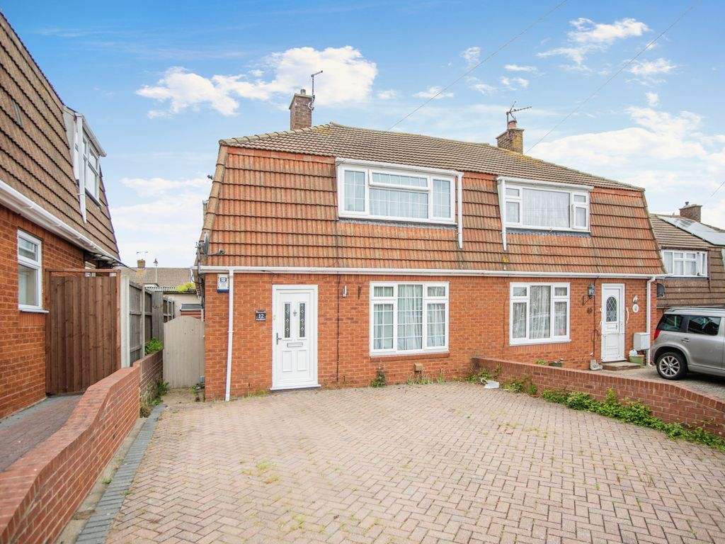2 bed detached house for sale in Kingshill Drive, Hoo, Rochester ME3, £