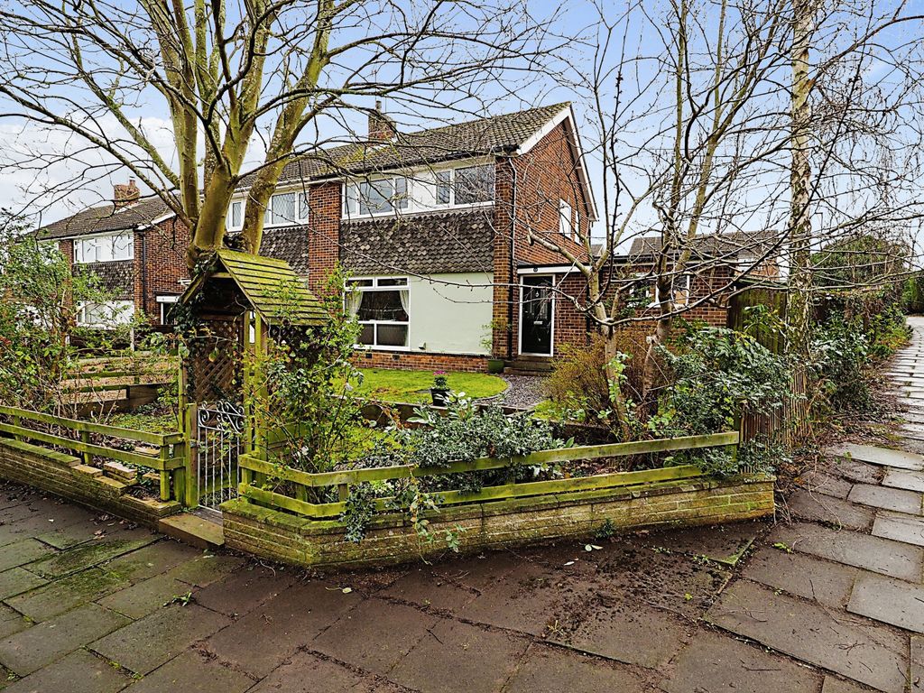 3 bed semidetached house for sale in Westbury Close, Beeston, Nottingham, Nottinghamshire NG9