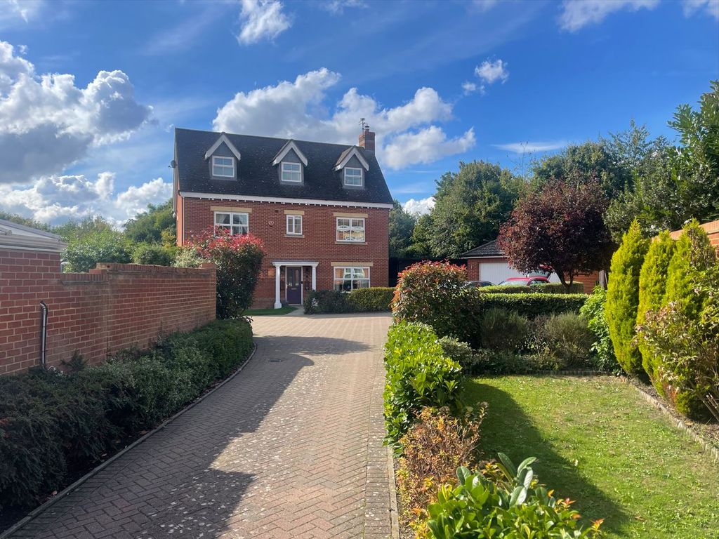 6 bed detached house for sale in Fitzwalter Road, Flitch Green, Dunmow