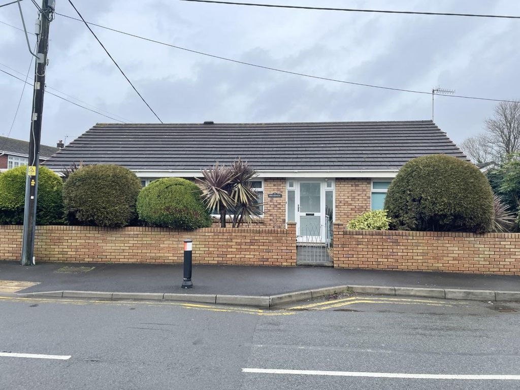 2 bed detached bungalow for sale in Ashburnham Road, Pembrey, Burry