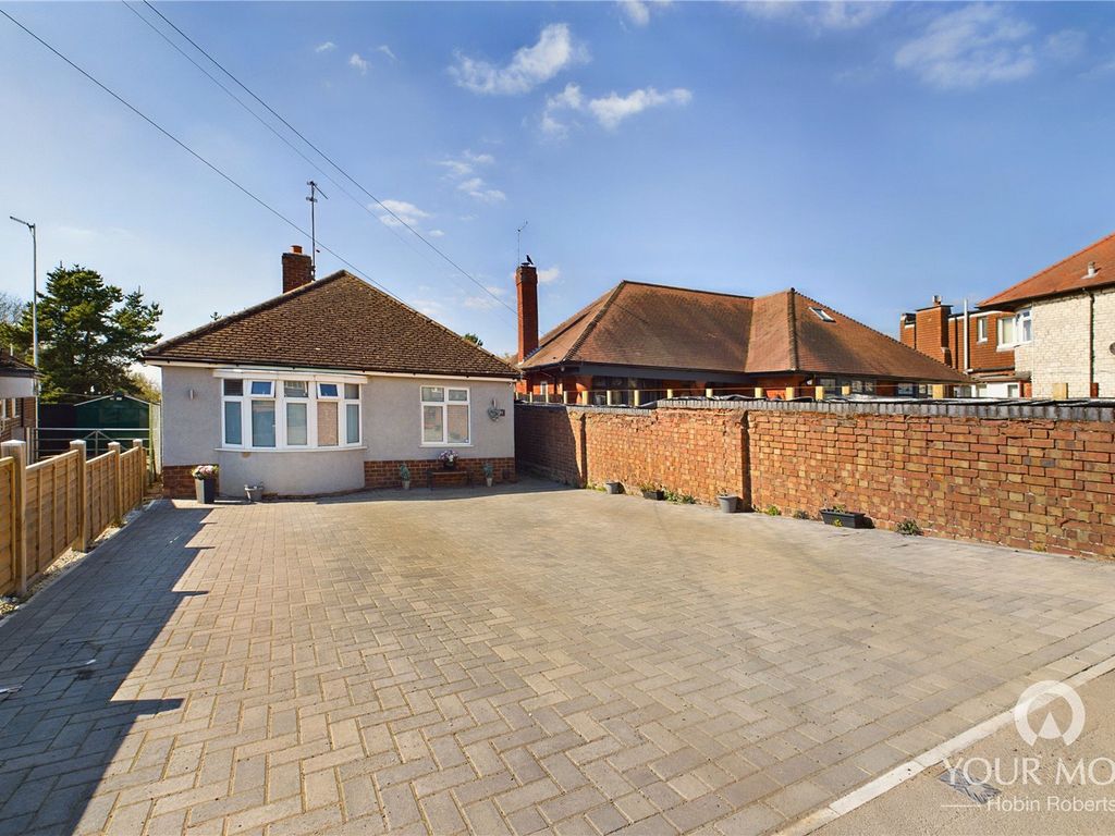 4 bed bungalow for sale in Greenhills Road, Whitehills, Northampton NN2