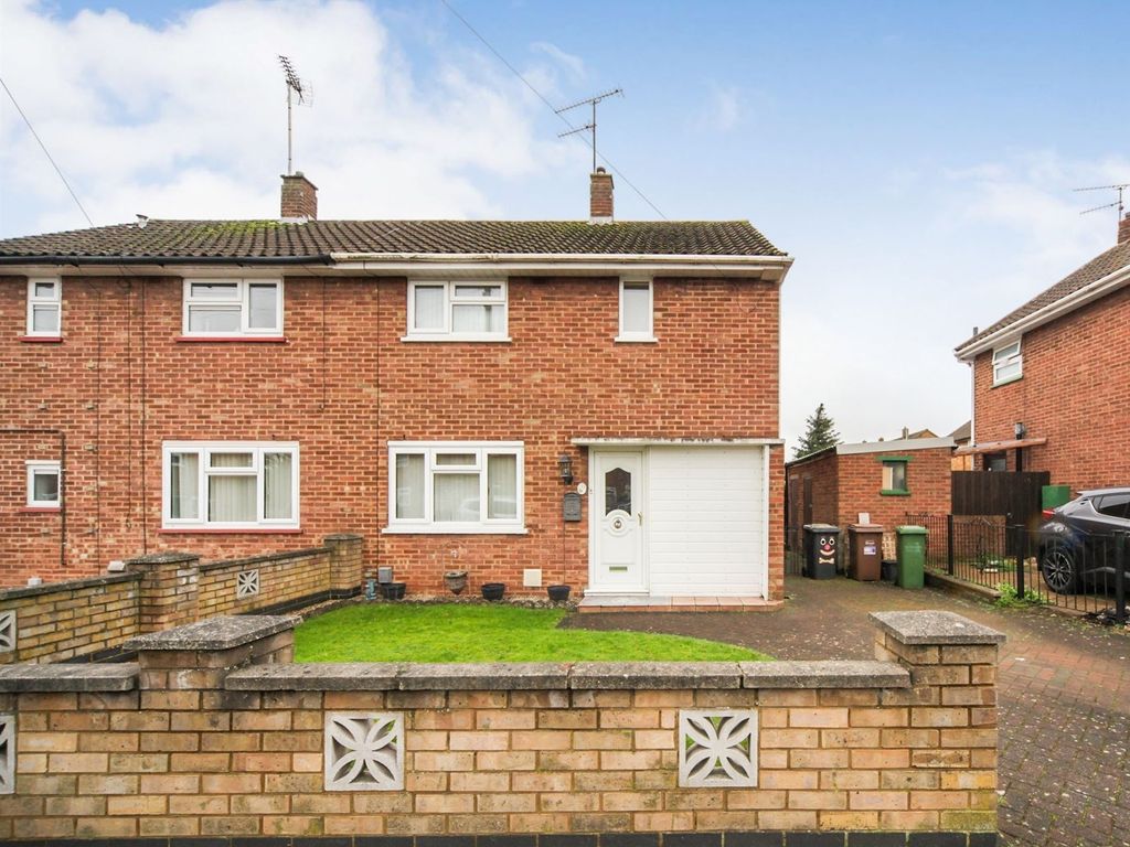 Aydon Road, Luton LU3  