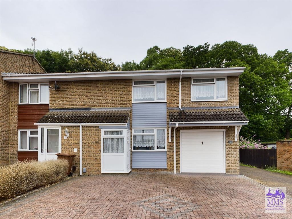 3 bed semidetached house for sale in Albury Close, Chatham ME5 Zoopla