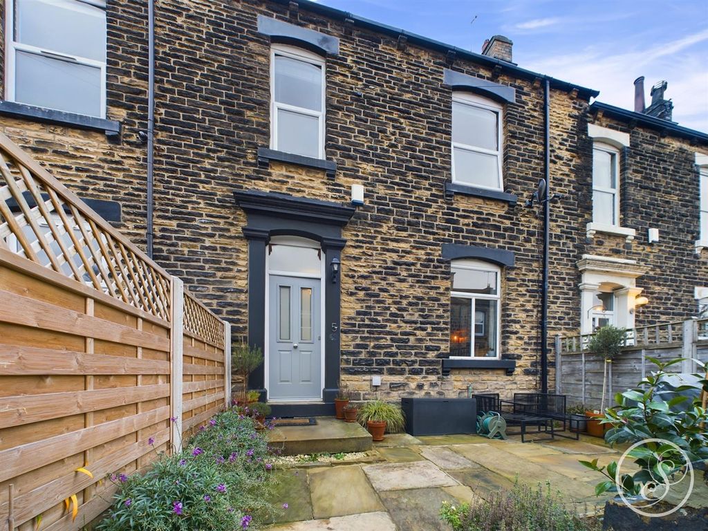 2 bed terraced house for sale in Springfield Terrace, Stanningley