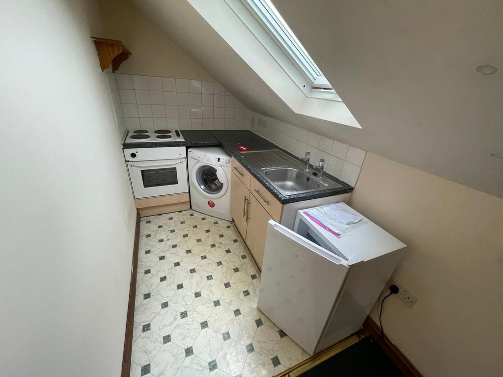 Studio to rent in Rosemary Lane, Blackwater, Camberley GU17 Zoopla